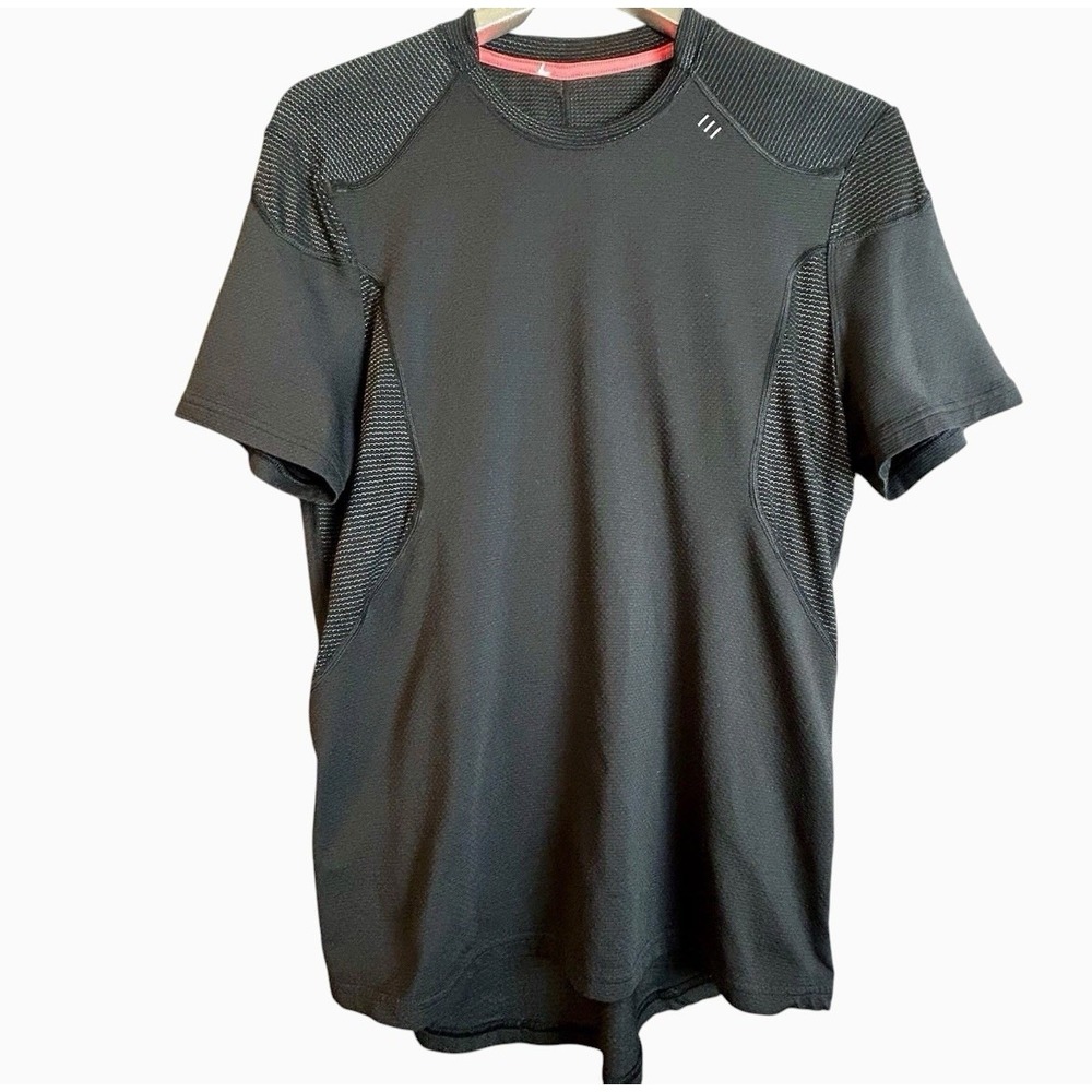 LULULEMON LIGHT AS AIR TECH Men's Short Sleeve Shirt Zip Pocket Reflective Sz S